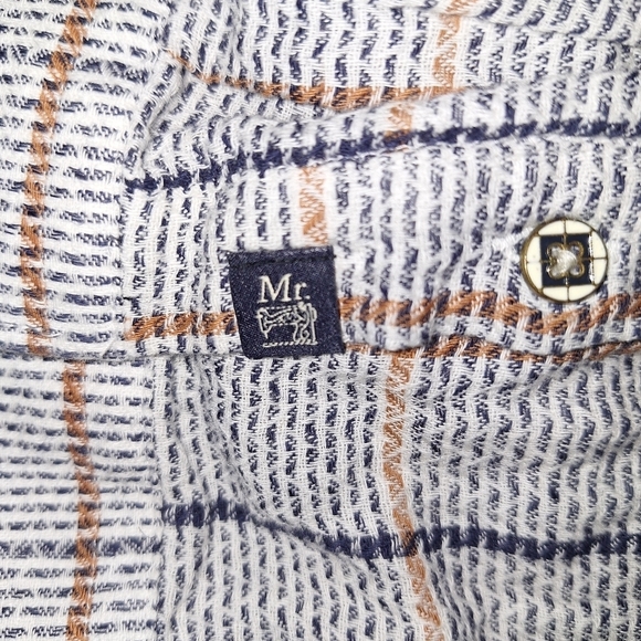 A Scotch and Soda men's long sleeve button-down in a size small. - Picture 4 of 4